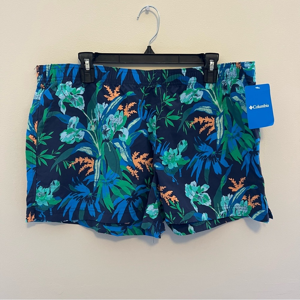 NWT Columbia floral print shorts. Size XL.